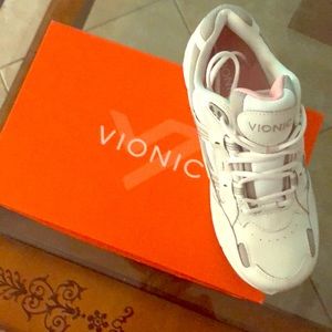 VIONIC SNEAKERS 9 W
